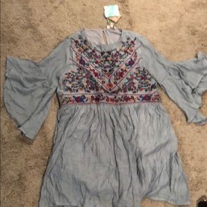 Umgee flroal embroidered top